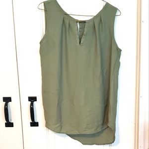 JM Collection olive green sleeveless blouse,  Large
